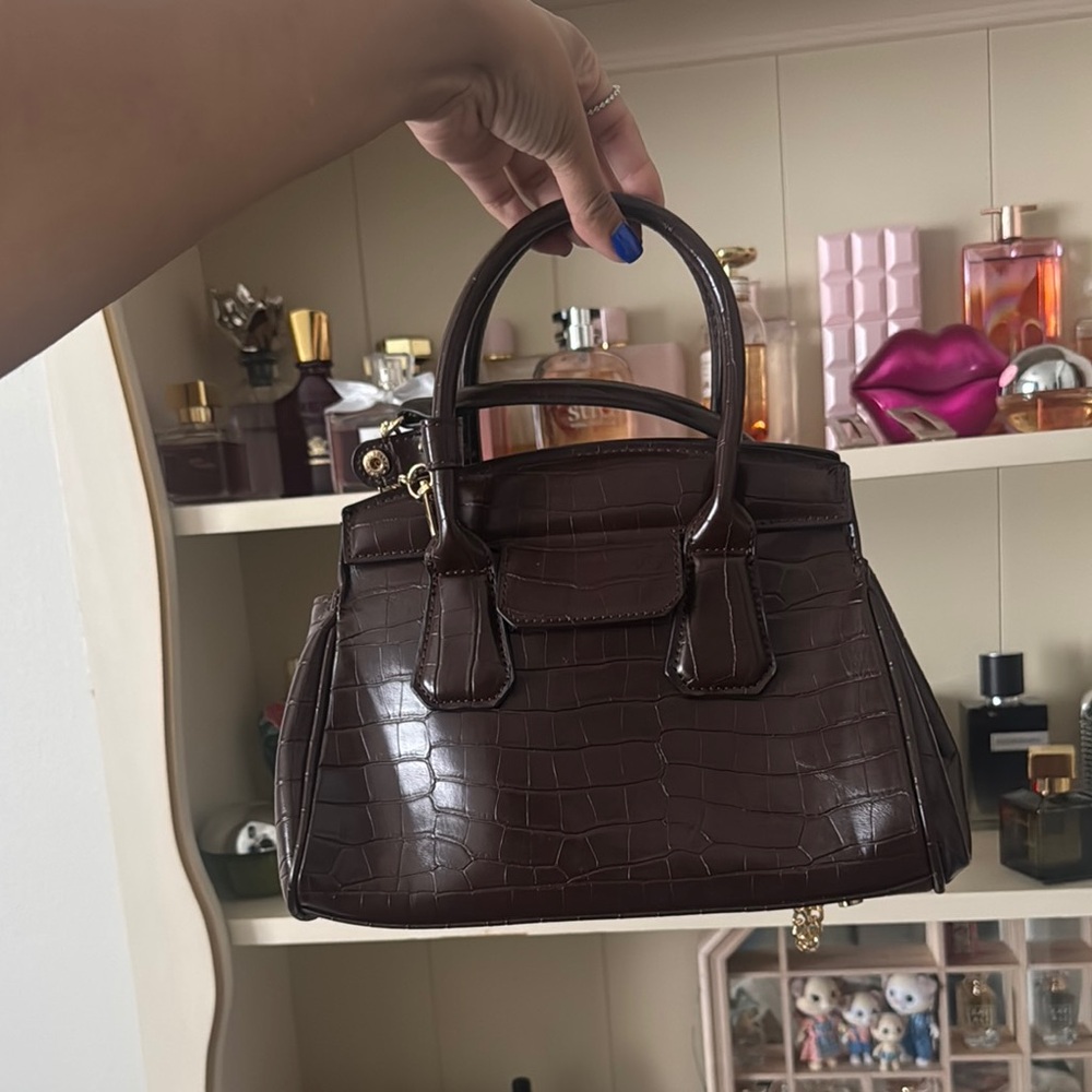 Elegant Brown Crocodile-Embossed Handbag ZARA